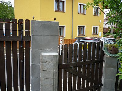 "Dlho som premýšľal, ako tento problém vyriešiť, a ak mám byť úprimný, elektrický plot ma nikdy nenapadol.  Bolo to presne to, čo som hľadal."
hovorí Zdeněk Koráb
