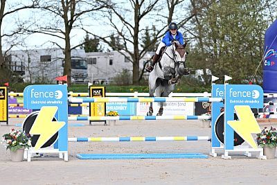 fencee je zlatým partnerom Českého skokového pohára 2025